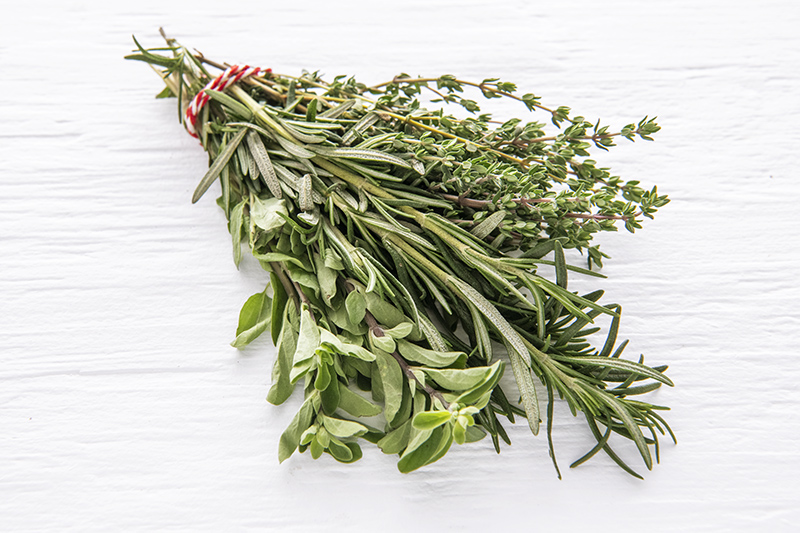 Seasonal Herb Bundle